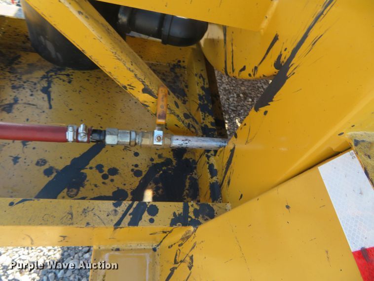 image for item DR0146 2015 Seal-rite PA700  seal coat trailer