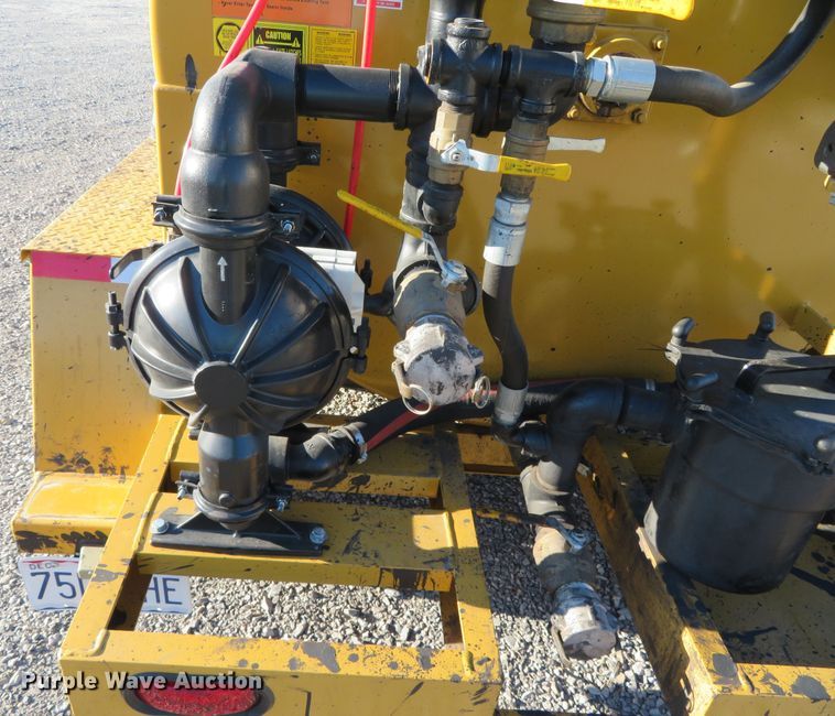 image for item DR0146 2015 Seal-rite PA700  seal coat trailer