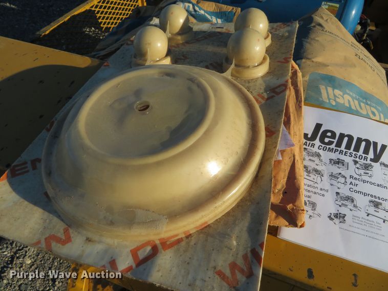 image for item DR0146 2015 Seal-rite PA700  seal coat trailer