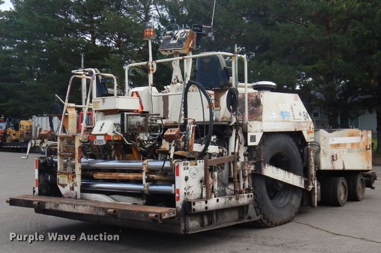 image for item DR0530 2003 Cedarapids CR-552  paver