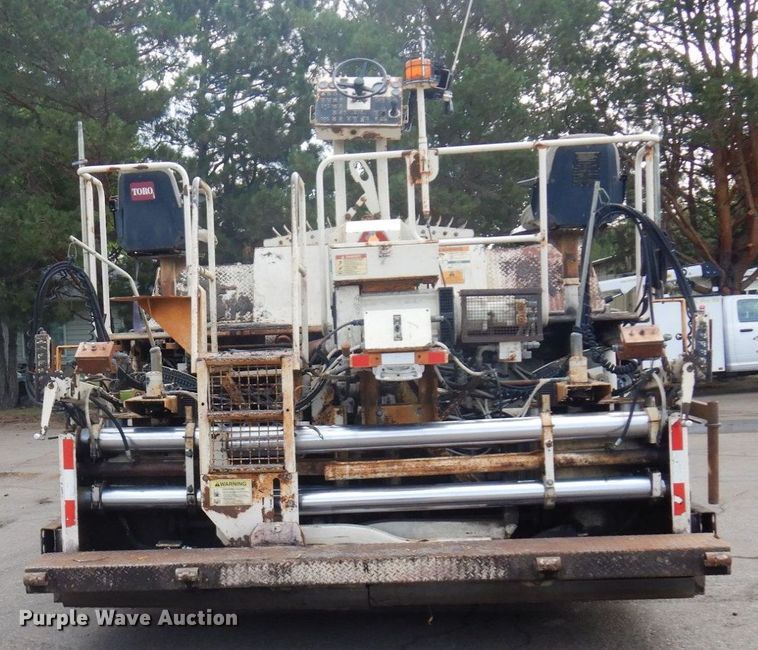 image for item DR0530 2003 Cedarapids CR-552  paver