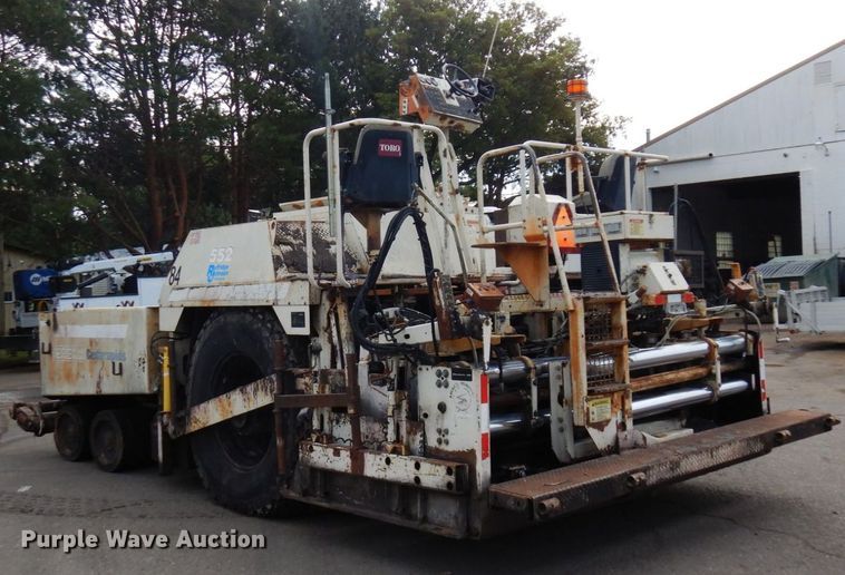 image for item DR0530 2003 Cedarapids CR-552  paver