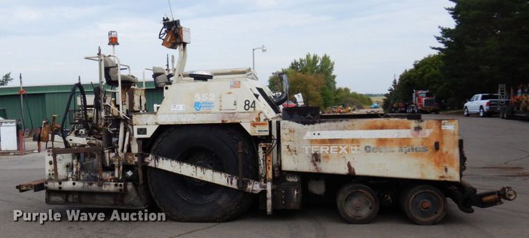 image for item DR0530 2003 Cedarapids CR-552  paver