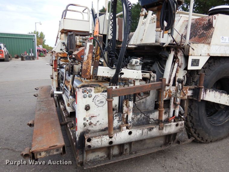 image for item DR0530 2003 Cedarapids CR-552  paver