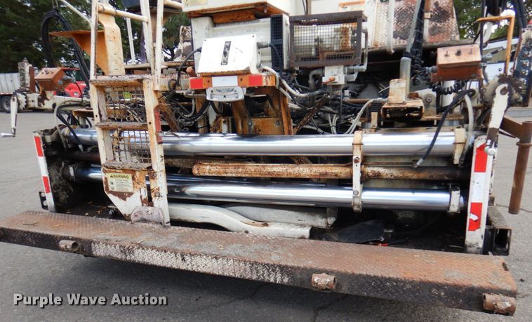 image for item DR0530 2003 Cedarapids CR-552  paver