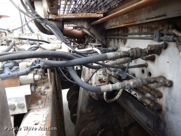 image for item DR0530 2003 Cedarapids CR-552  paver