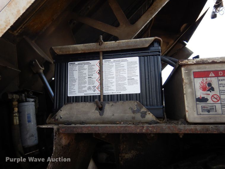 image for item DR0530 2003 Cedarapids CR-552  paver