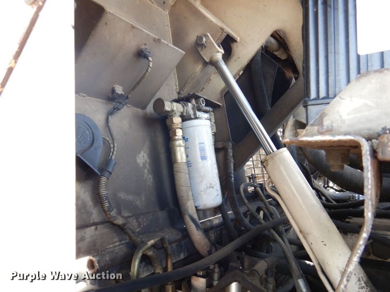 image for item DR0530 2003 Cedarapids CR-552  paver