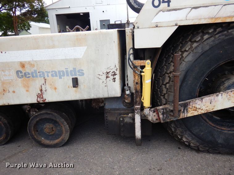 image for item DR0530 2003 Cedarapids CR-552  paver