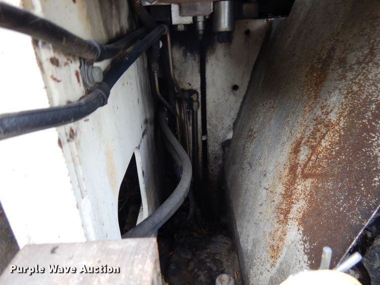 image for item DR0530 2003 Cedarapids CR-552  paver