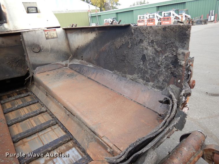 image for item DR0530 2003 Cedarapids CR-552  paver