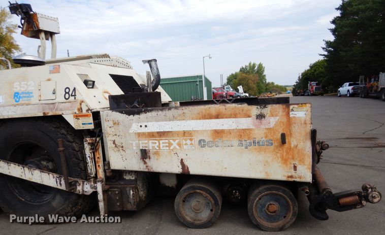 image for item DR0530 2003 Cedarapids CR-552  paver