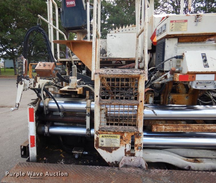 image for item DR0530 2003 Cedarapids CR-552  paver