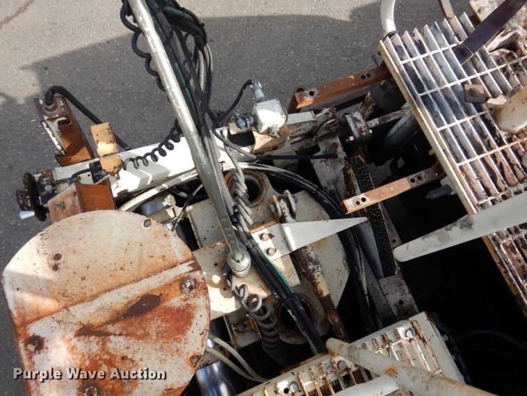 image for item DR0530 2003 Cedarapids CR-552  paver