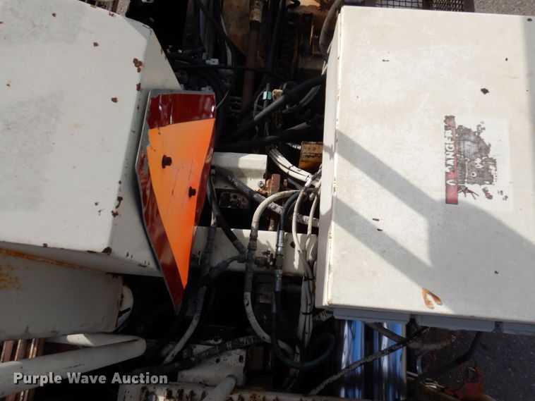 image for item DR0530 2003 Cedarapids CR-552  paver