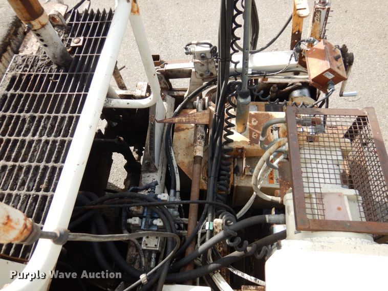 image for item DR0530 2003 Cedarapids CR-552  paver