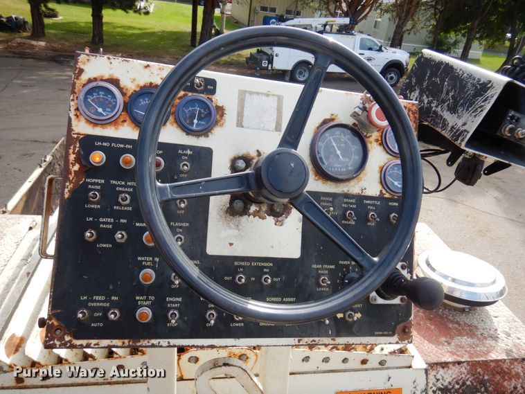 image for item DR0530 2003 Cedarapids CR-552  paver