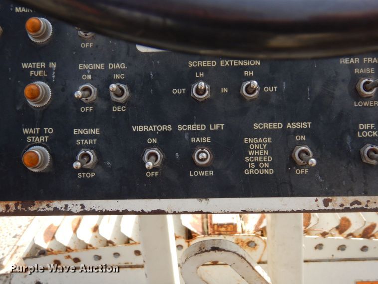 image for item DR0530 2003 Cedarapids CR-552  paver