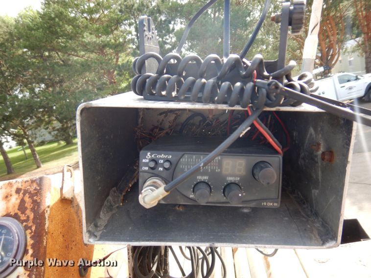 image for item DR0530 2003 Cedarapids CR-552  paver