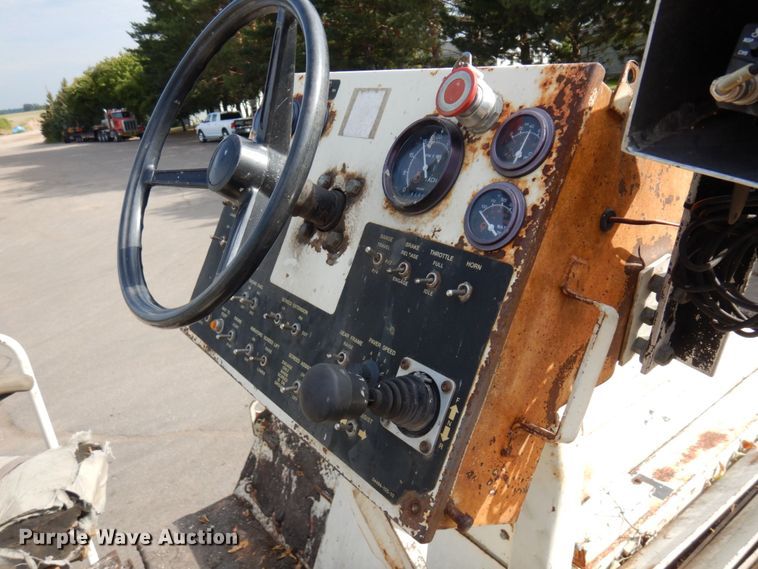 image for item DR0530 2003 Cedarapids CR-552  paver