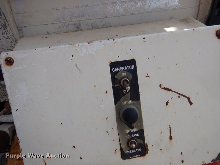 image for item DR0530 2003 Cedarapids CR-552  paver