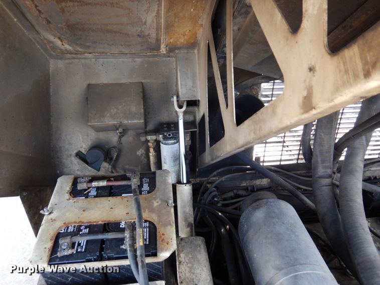 image for item DR0530 2003 Cedarapids CR-552  paver