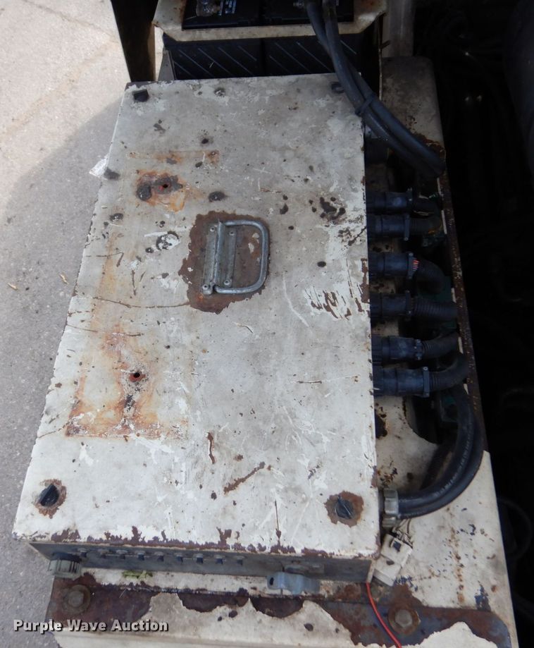 image for item DR0530 2003 Cedarapids CR-552  paver