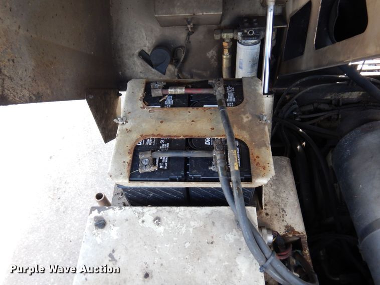 image for item DR0530 2003 Cedarapids CR-552  paver