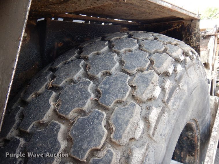 image for item DR0530 2003 Cedarapids CR-552  paver