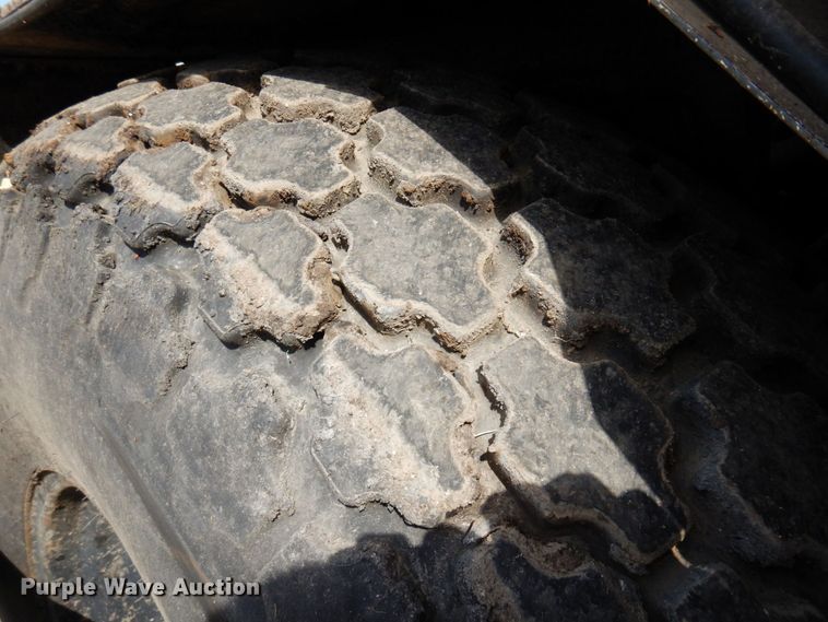 image for item DR0530 2003 Cedarapids CR-552  paver