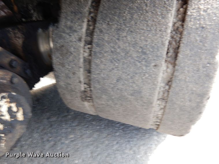 image for item DR0530 2003 Cedarapids CR-552  paver