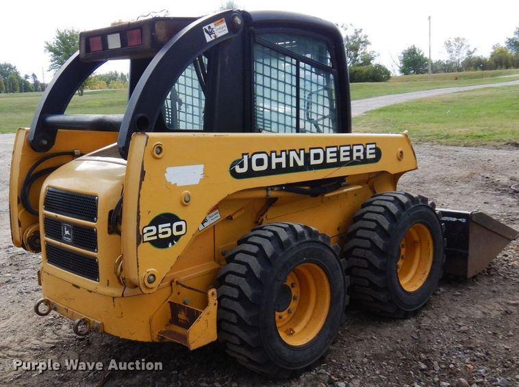 image for item DR0540 2000 John Deere 250  skid steer loader