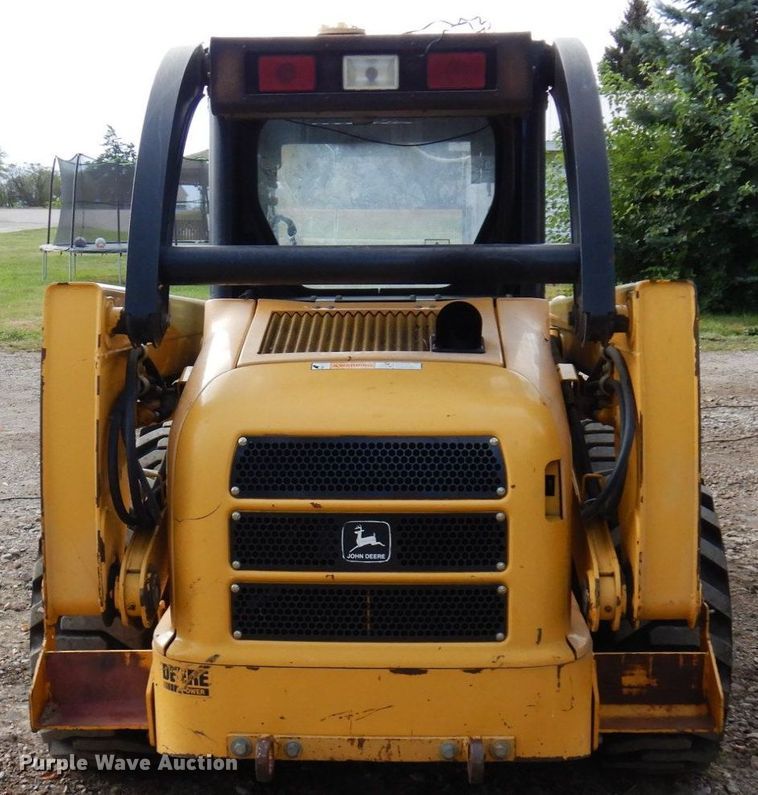 image for item DR0540 2000 John Deere 250  skid steer loader
