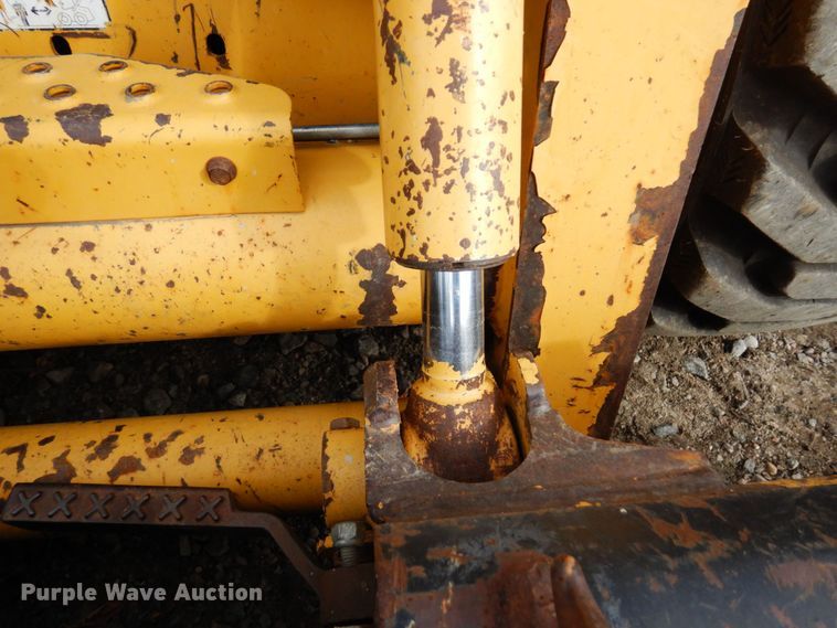 image for item DR0540 2000 John Deere 250  skid steer loader