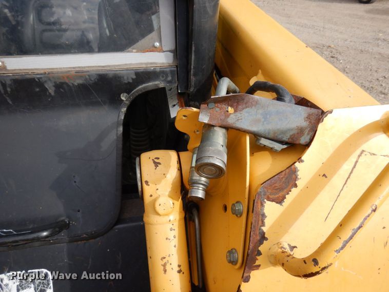 image for item DR0540 2000 John Deere 250  skid steer loader