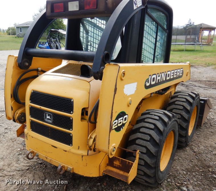 image for item DR0540 2000 John Deere 250  skid steer loader