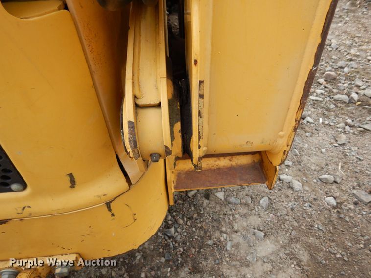 image for item DR0540 2000 John Deere 250  skid steer loader