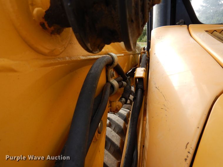 image for item DR0540 2000 John Deere 250  skid steer loader