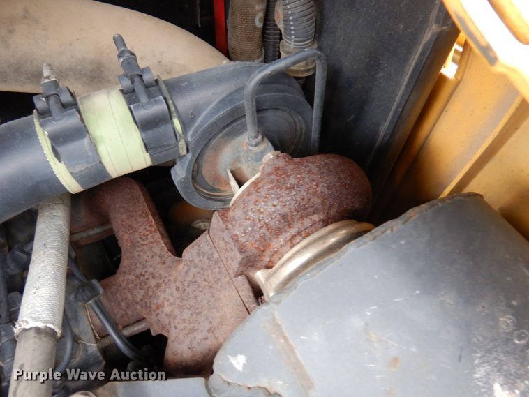 image for item DR0540 2000 John Deere 250  skid steer loader