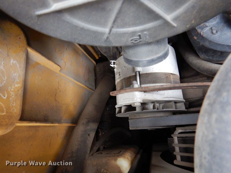 image for item DR0540 2000 John Deere 250  skid steer loader