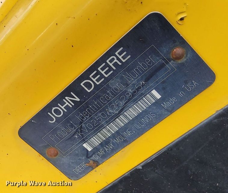 image for item DR0540 2000 John Deere 250  skid steer loader
