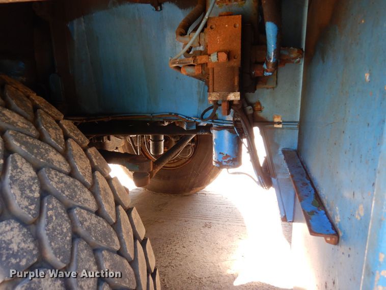 image for item DR0542 1992 Krupp KMK5110  crane