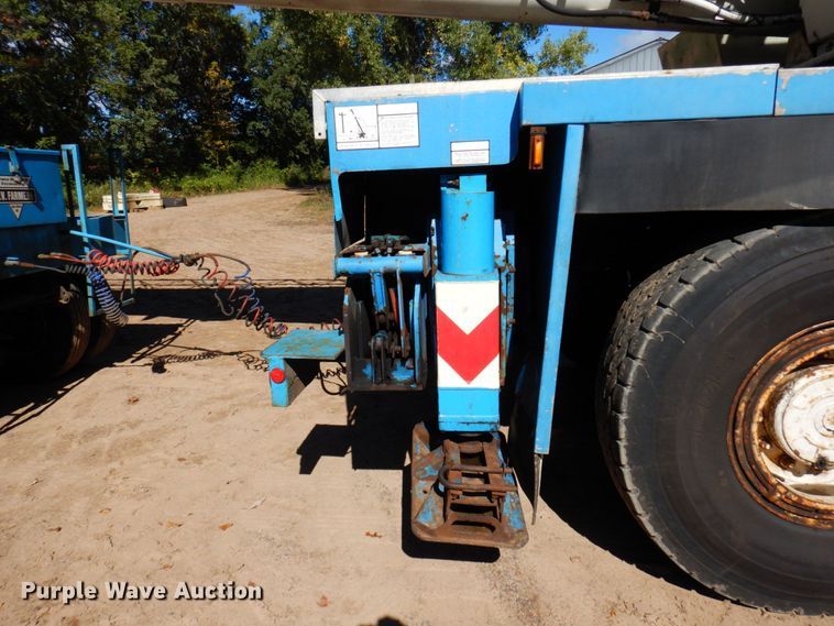 image for item DR0542 1992 Krupp KMK5110  crane