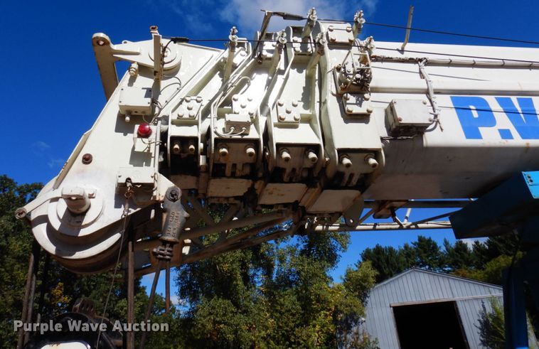 image for item DR0542 1992 Krupp KMK5110  crane