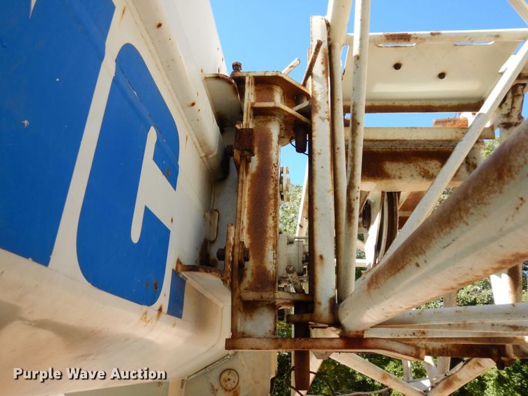 image for item DR0542 1992 Krupp KMK5110  crane