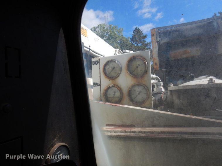 image for item DR0542 1992 Krupp KMK5110  crane