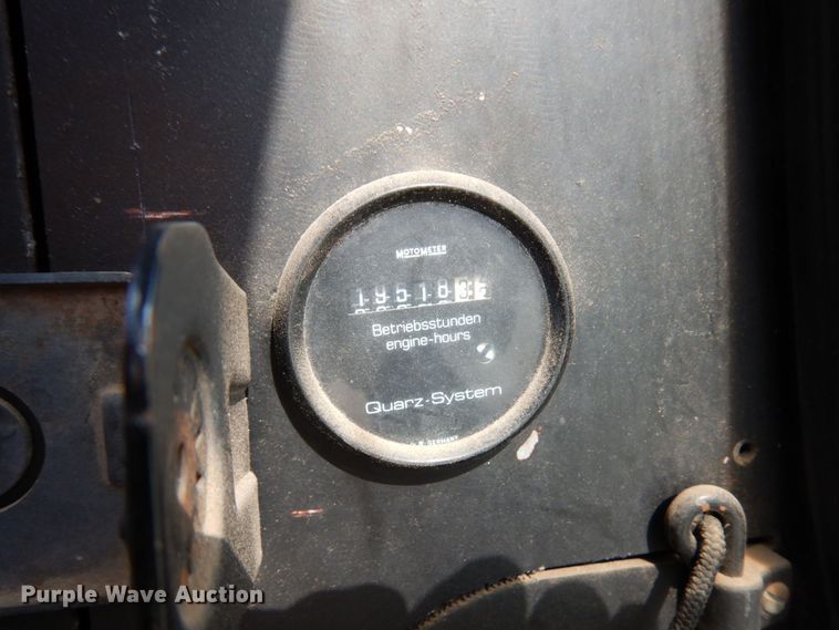 image for item DR0542 1992 Krupp KMK5110  crane