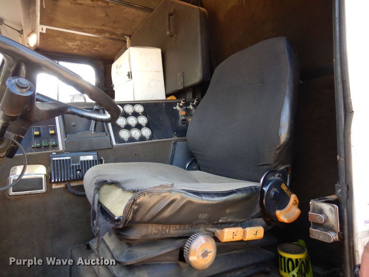 image for item DR0542 1992 Krupp KMK5110  crane