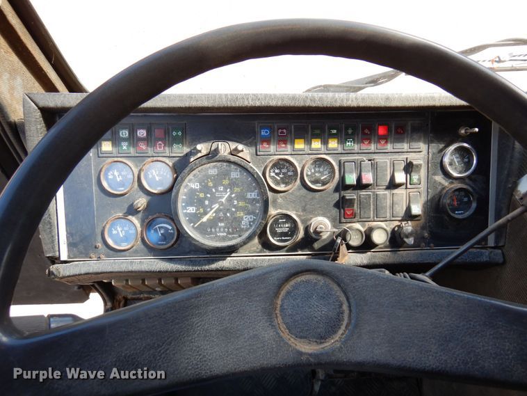 image for item DR0542 1992 Krupp KMK5110  crane