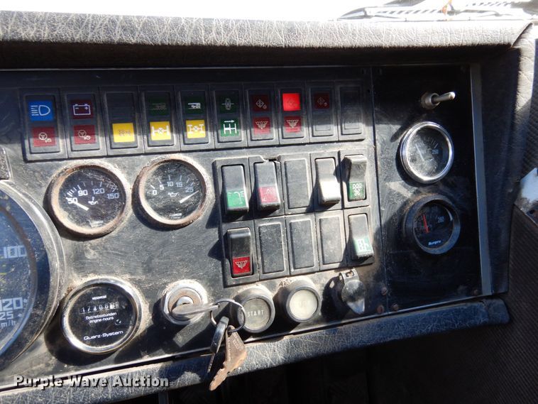 image for item DR0542 1992 Krupp KMK5110  crane